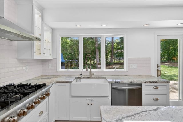 2049 Shore Hill Drive, West Bloomfield, MI 48323