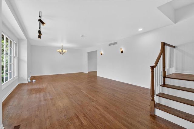 2049 Shore Hill Drive, West Bloomfield, MI 48323