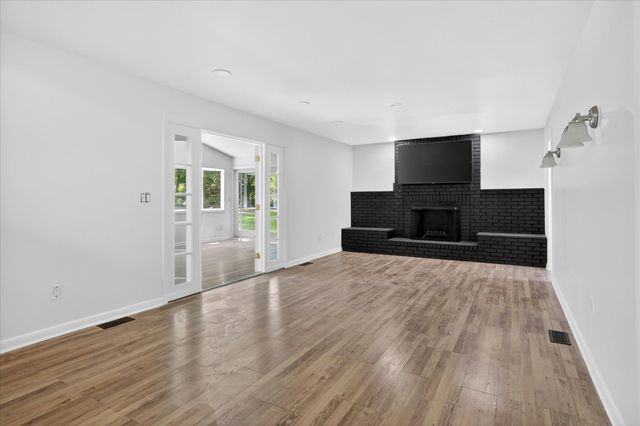 2049 Shore Hill Drive, West Bloomfield, MI 48323