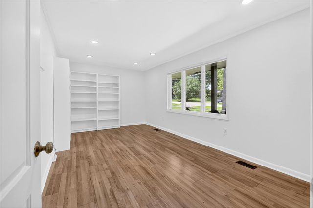 2049 Shore Hill Drive, West Bloomfield, MI 48323