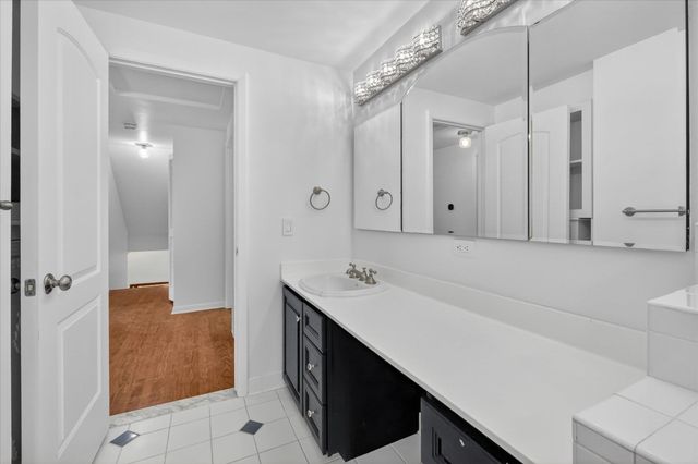 2049 Shore Hill Drive, West Bloomfield, MI 48323