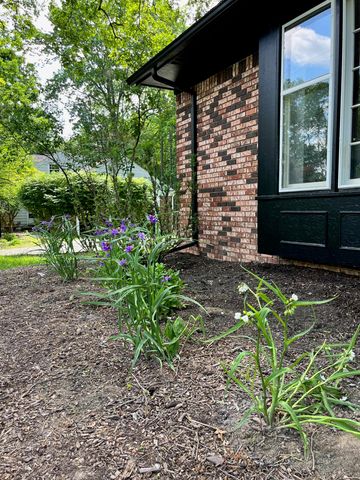 2049 Shore Hill Drive, West Bloomfield, MI 48323