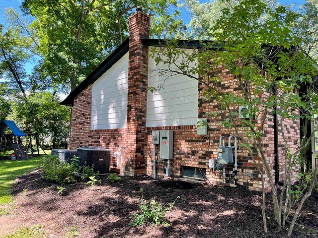 2049 Shore Hill Drive, West Bloomfield, MI 48323
