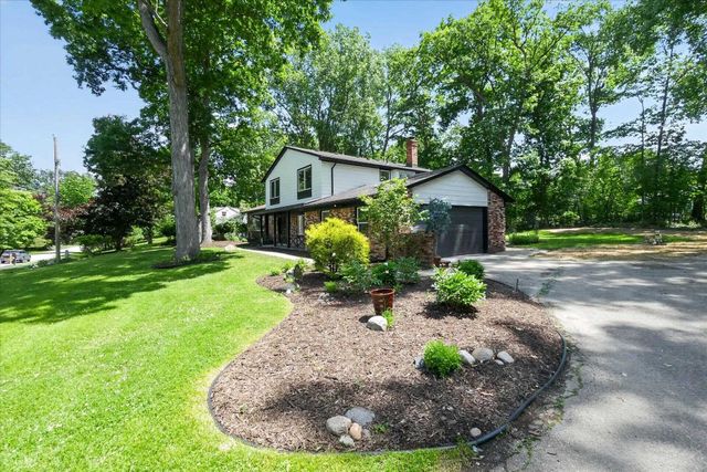 2049 Shore Hill Drive, West Bloomfield, MI 48323