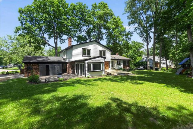 2049 Shore Hill Drive, West Bloomfield, MI 48323