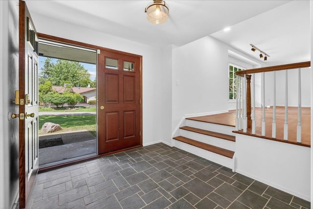 2049 Shore Hill Drive, West Bloomfield, MI 48323