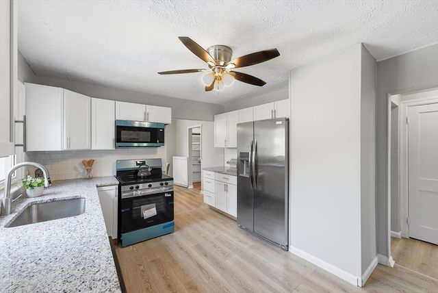 78 Wollaston St, Springfield, MA 01119