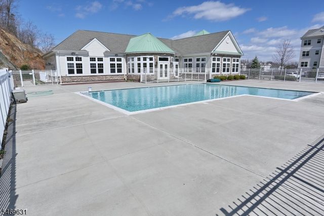 5219 Sanctuary Blvd, Riverdale Boro, NJ 07457