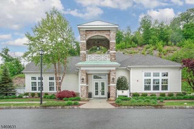 5219 Sanctuary Blvd, Riverdale Boro, NJ 07457