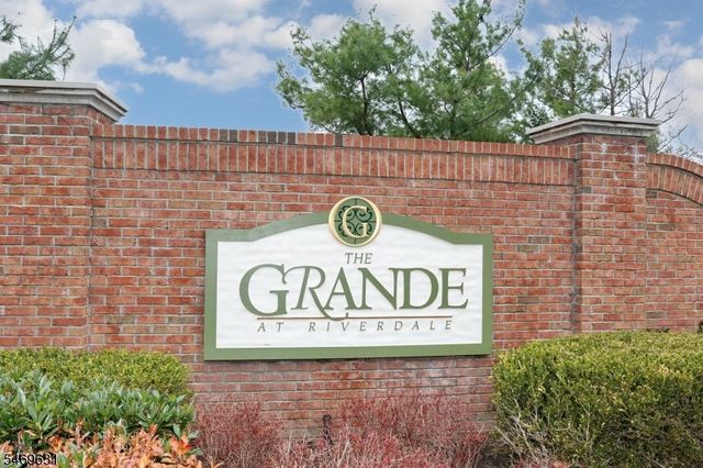 5219 Sanctuary Blvd, Riverdale Boro, NJ 07457