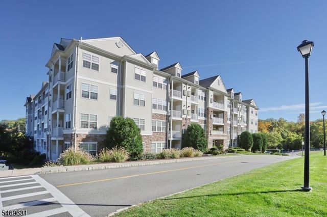 5219 Sanctuary Blvd, Riverdale Boro, NJ 07457