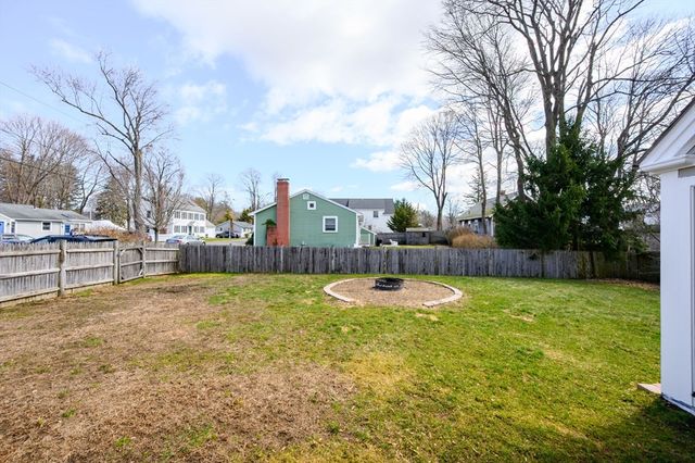 498-500 Main, Hingham, MA 02043