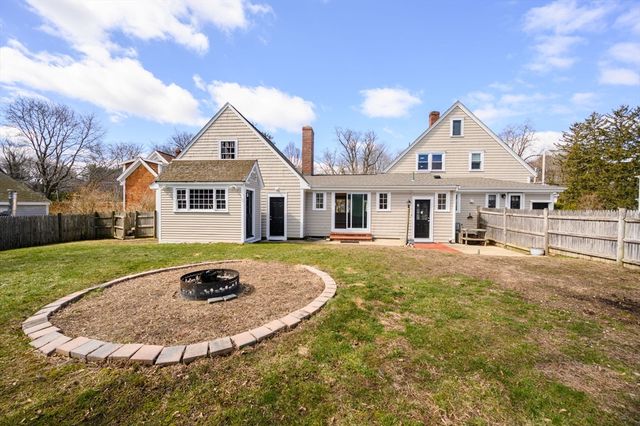 498-500 Main, Hingham, MA 02043