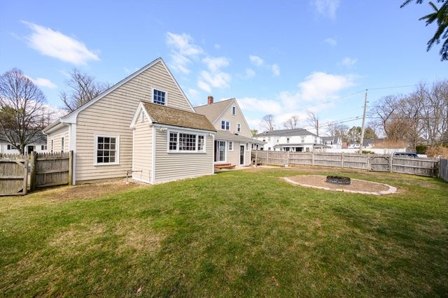 498-500 Main, Hingham, MA 02043