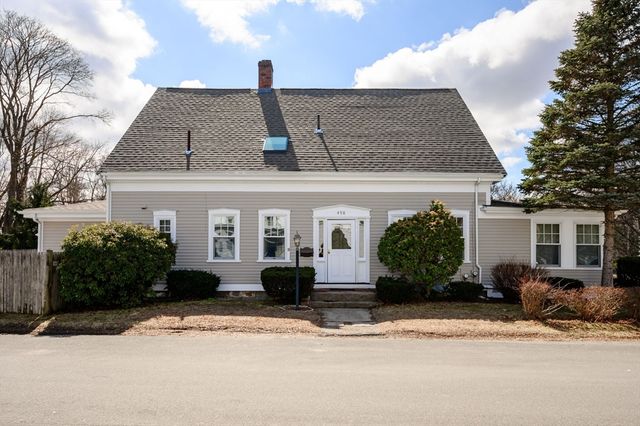 498-500 Main, Hingham, MA 02043