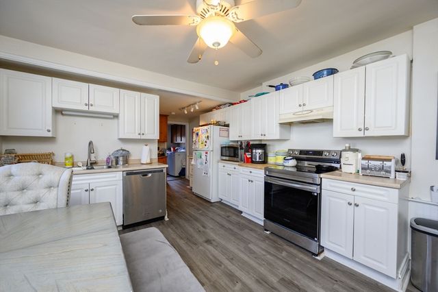 498-500 Main, Hingham, MA 02043