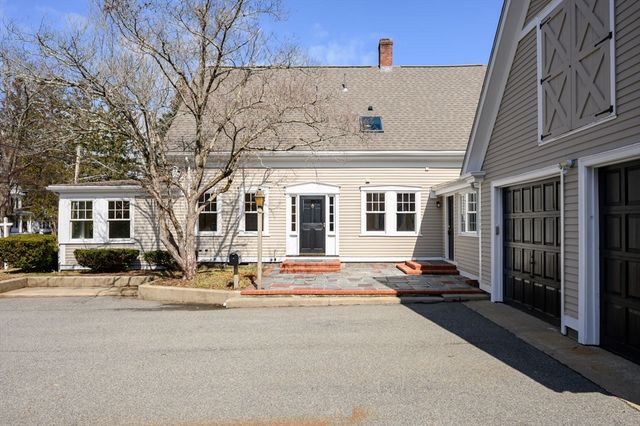 498-500 Main, Hingham, MA 02043