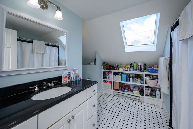 498-500 Main, Hingham, MA 02043