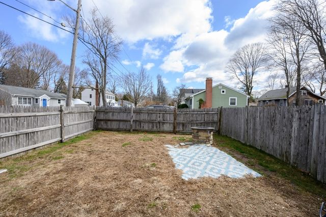 498-500 Main, Hingham, MA 02043