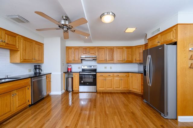 498-500 Main, Hingham, MA 02043