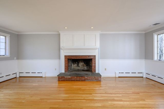 498-500 Main, Hingham, MA 02043
