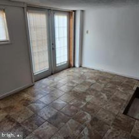 3128 LYNDALE PL SE, Washington, DC 20019