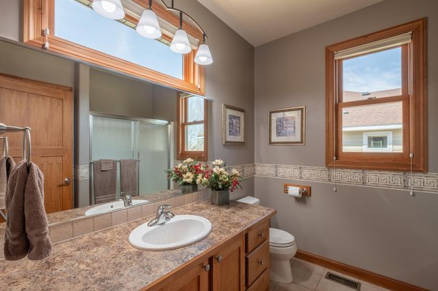 2221 Greenfield Drive E, Northfield, MN 55057