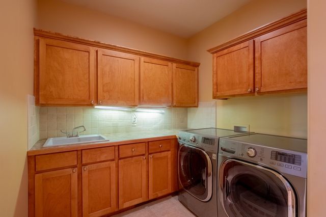 2221 Greenfield Drive E, Northfield, MN 55057