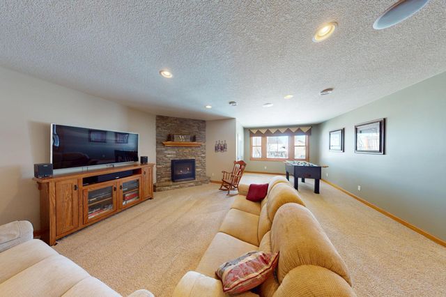 2221 Greenfield Drive E, Northfield, MN 55057