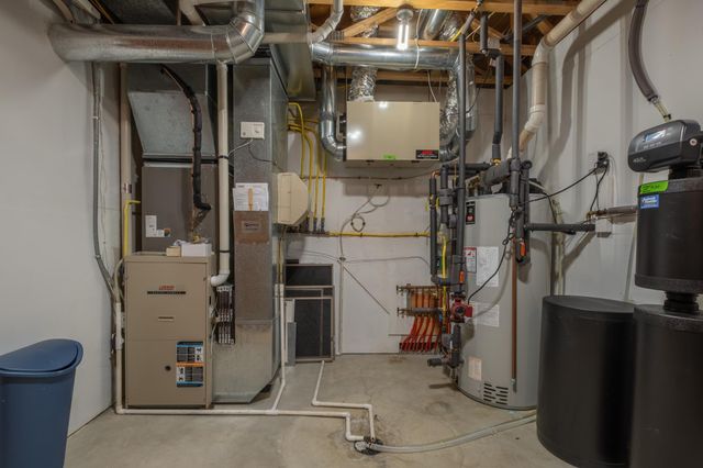 2221 Greenfield Drive E, Northfield, MN 55057