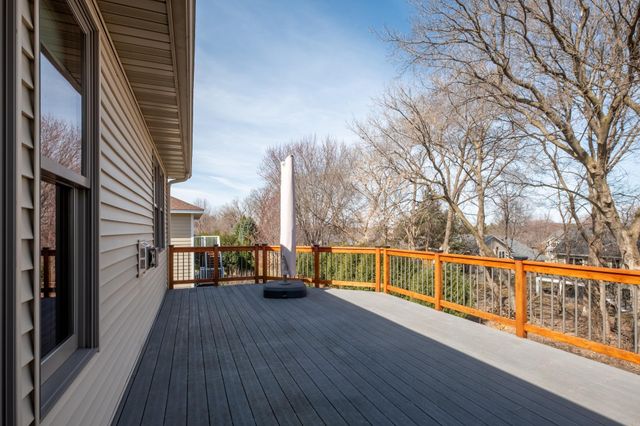 2221 Greenfield Drive E, Northfield, MN 55057