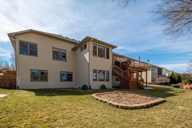 2221 Greenfield Drive E, Northfield, MN 55057