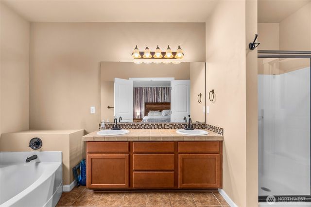 3806 Southlake Drive SE, Lacey, WA 98503