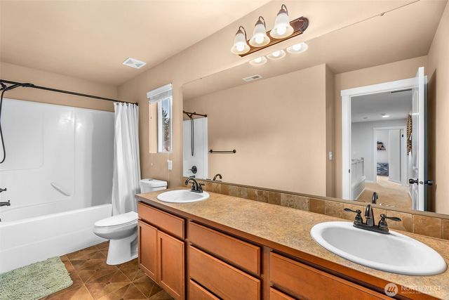 3806 Southlake Drive SE, Lacey, WA 98503