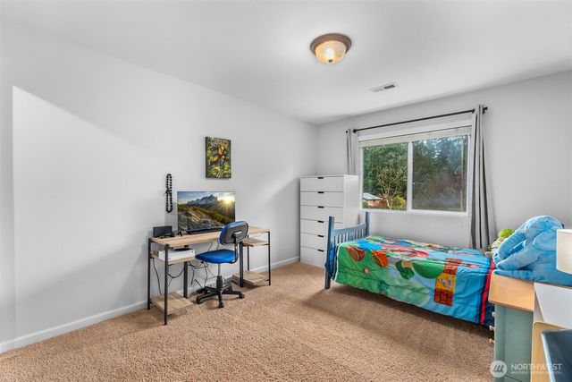 3806 Southlake Drive SE, Lacey, WA 98503