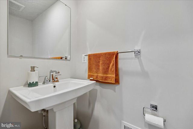 10206 LAKE LINGANORE BLVD, New Market, MD 21774