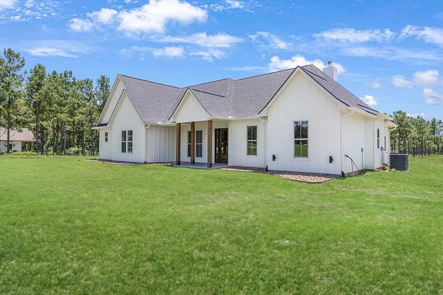 303 Bonfire Bend, Livingston, TX 77351