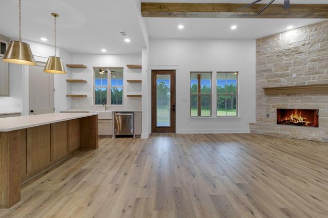 303 Bonfire Bend, Livingston, TX 77351