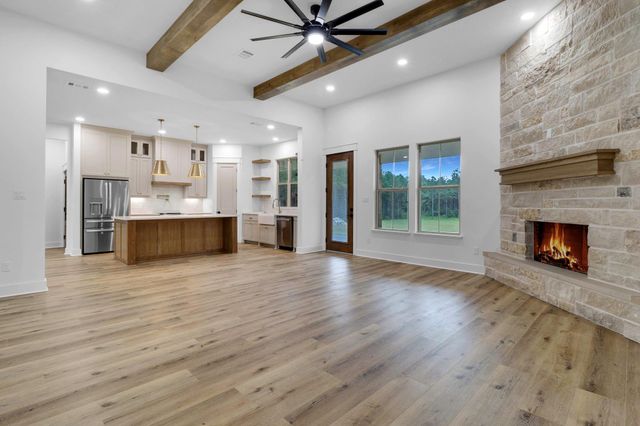 303 Bonfire Bend, Livingston, TX 77351