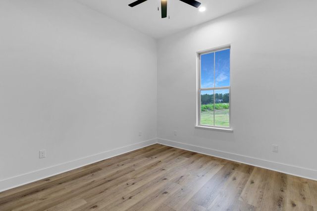 303 Bonfire Bend, Livingston, TX 77351