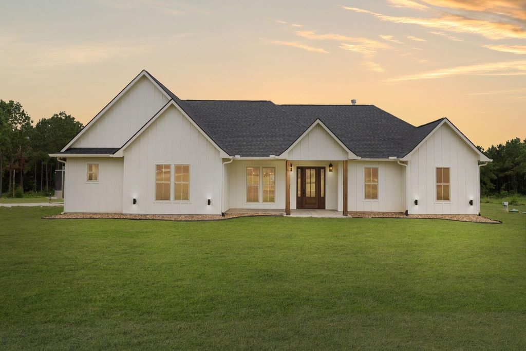 303 Bonfire Bend, Livingston, TX 77351