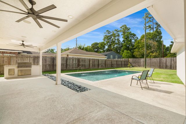 1611 Pincher Creek Drive, Spring, TX 77386