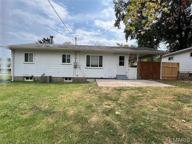 6707 Lightwood Drive, Hazelwood, MO 63042