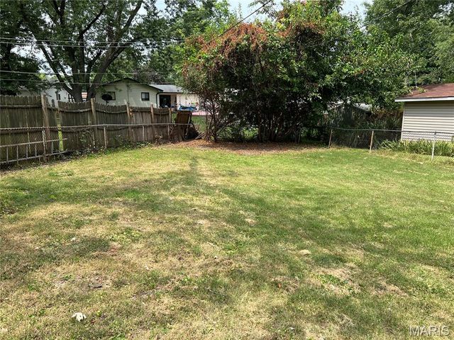 6707 Lightwood Drive, Hazelwood, MO 63042