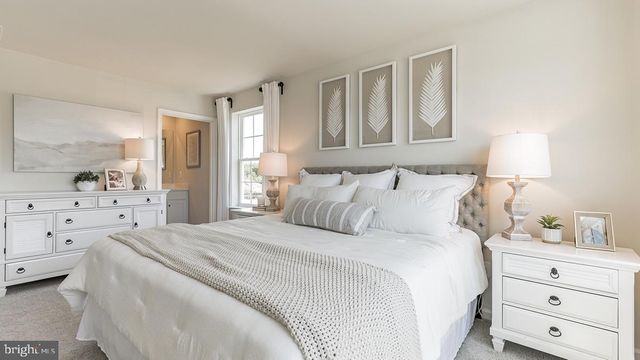 20 PEREGRINE WAY, Burlington, NJ 08016