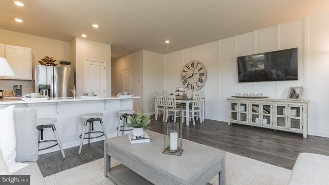 20 PEREGRINE WAY, Burlington, NJ 08016