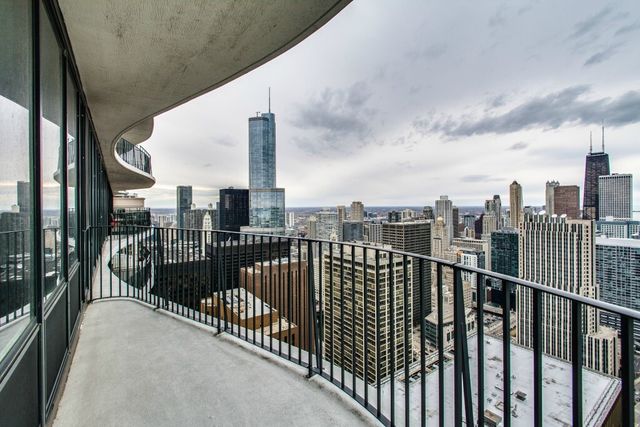 225 N Columbus Drive 5510, Chicago, IL 60601