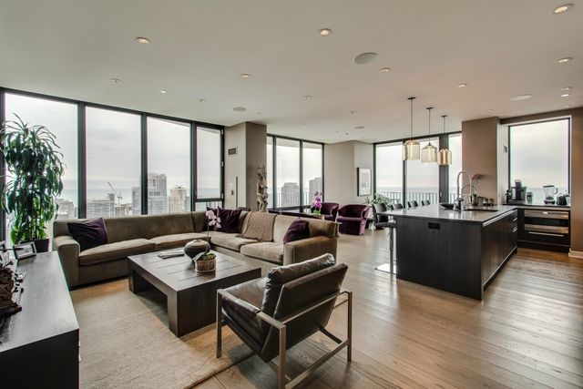 225 N Columbus Drive 5510, Chicago, IL 60601