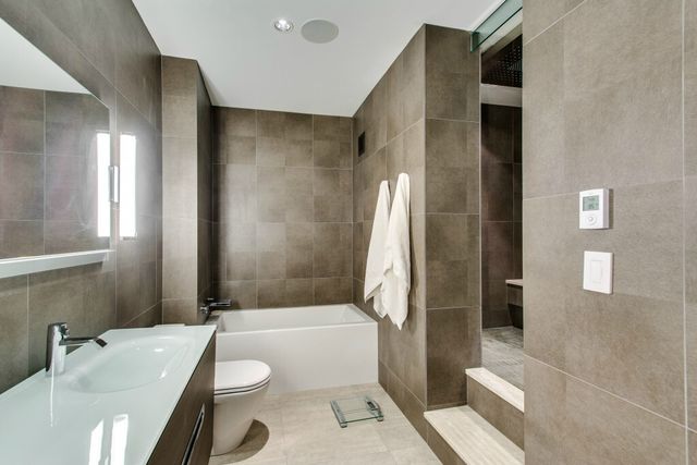 225 N Columbus Drive 5510, Chicago, IL 60601