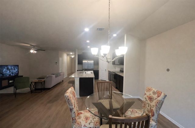 148 Pivot DR, Taylor, TX 76574